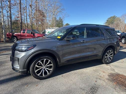Gray 2025 Ford Explorer ST-Line