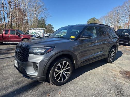 Gray 2025 Ford Explorer ST-Line