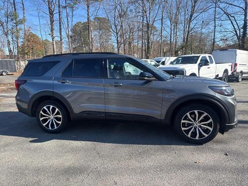 Gray 2025 Ford Explorer ST-Line