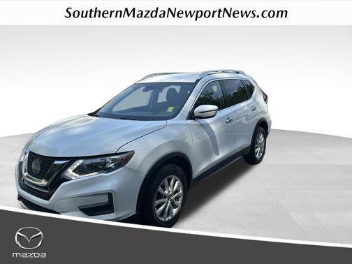 White 2019 Nissan Rogue SV