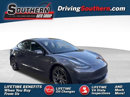 Gray 2022 Tesla Model 3 Long Range