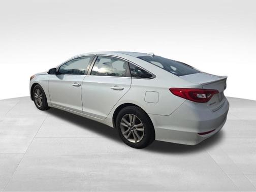 Quartz White Pearl 2016 Hyundai SONATA SE
