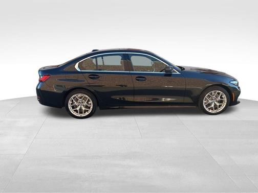 2025 BMW 330 i xDrive