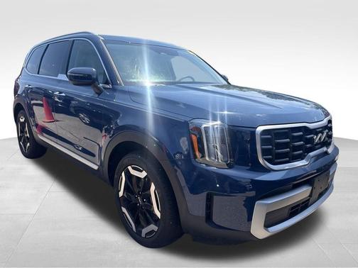 Black 2024 Kia Telluride S