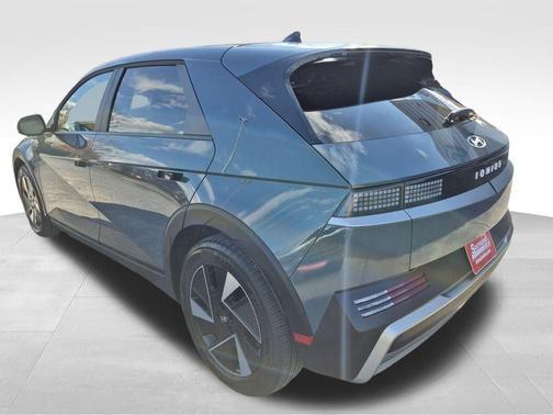 2025 Hyundai IONIQ 5 SE