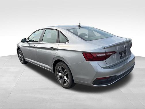 Pyrite Silver Metallic 2024 Volkswagen Jetta 1.5T SE