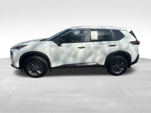 Glacier White 2023 Nissan Rogue S