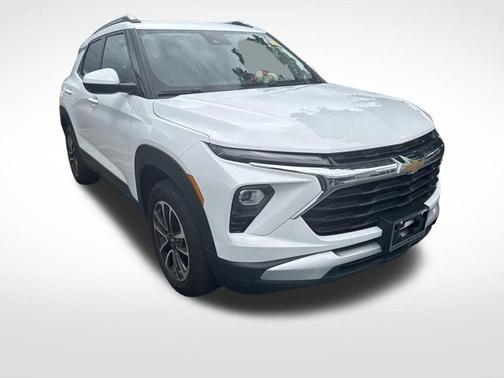 White 2024 Chevrolet Trailblazer LT