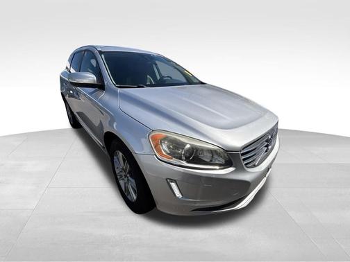 Silver 2017 Volvo XC60 T5 Inscription