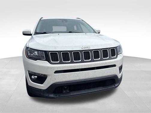 White 2021 Jeep Compass Latitude