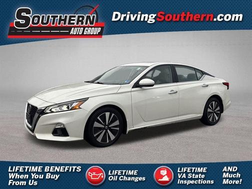White 2019 Nissan Altima 2.5 SV