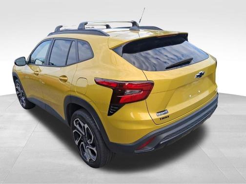 Yellow 2025 Chevrolet Trax 2RS