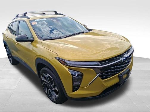 Yellow 2025 Chevrolet Trax 2RS