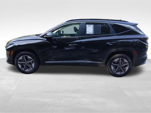 Black 2025 Hyundai TUCSON SEL Convenience