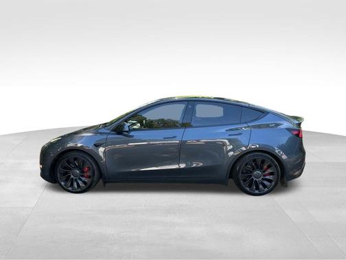 2023 Tesla Model Y Standard Range