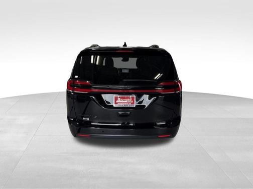 Black 2025 Chrysler Pacifica Limited