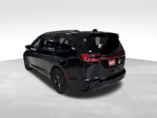 Black 2025 Chrysler Pacifica Limited