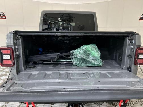 Gray 2021 Jeep Gladiator Mojave