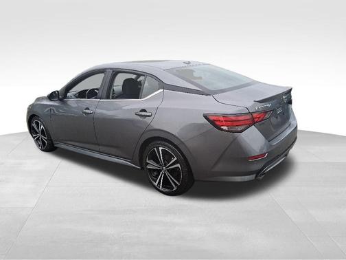 Gray 2022 Nissan Sentra SR