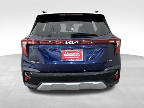Blue 2024 Kia Seltos SX