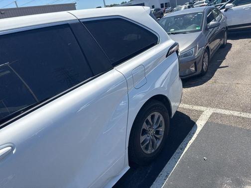 White 2023 Toyota Sienna LE