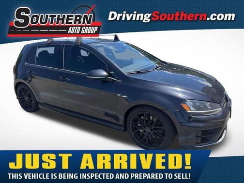 Deep Black Pearl Effect 2017 Volkswagen Golf R 4-Door