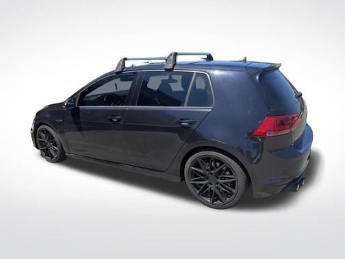 Deep Black Pearl Effect 2017 Volkswagen Golf R 4-Door