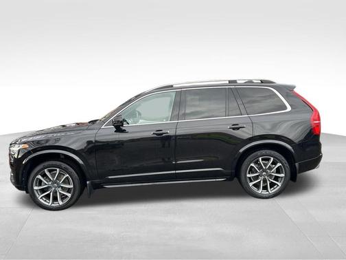 2018 Volvo XC90 T6 Momentum