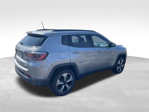 Silver 2018 Jeep Compass Latitude