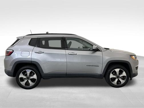 Silver 2018 Jeep Compass Latitude