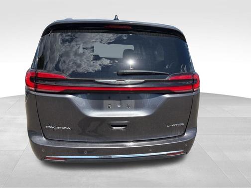 Gray 2023 Chrysler Pacifica Limited