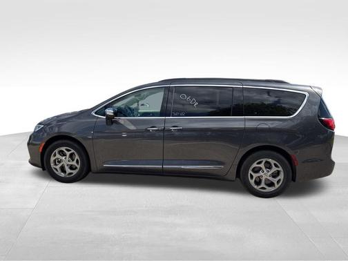 Gray 2023 Chrysler Pacifica Limited