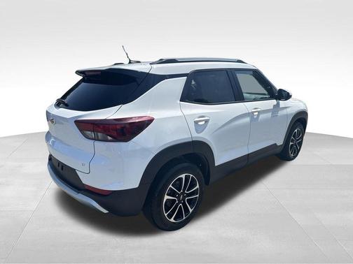 White 2024 Chevrolet Trailblazer LT