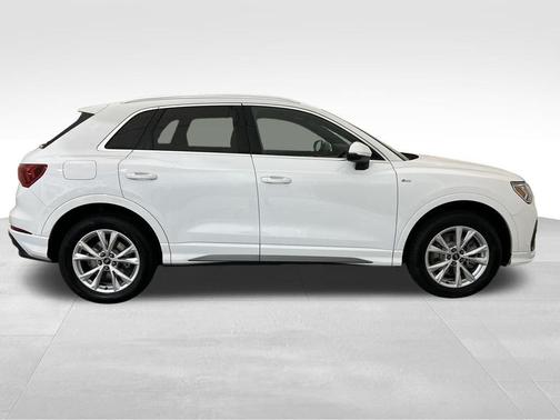2025 Audi Q3 45 S line Premium