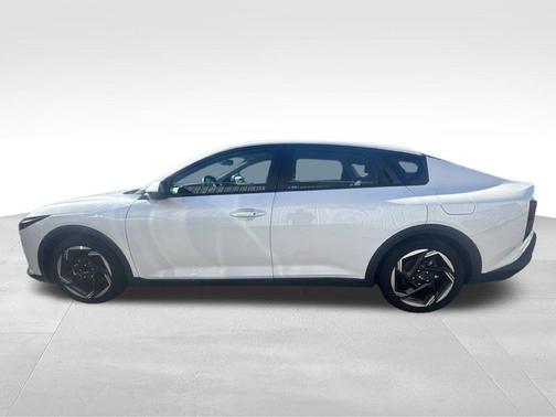 White 2025 Kia K4 EX
