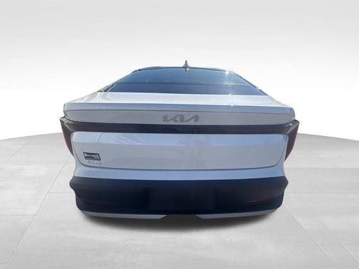 White 2025 Kia K4 EX