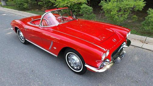 Photo 3 of 19 of 1962 Chevrolet Corvette Convertible