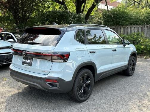 2025 Volkswagen Taos 1.5T SE Black