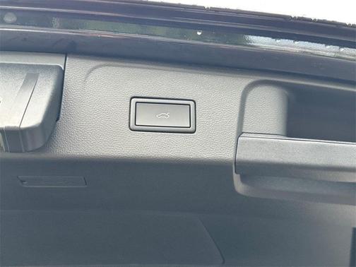 2025 Volkswagen Atlas 2.0T SE w/Technology 4MOTION