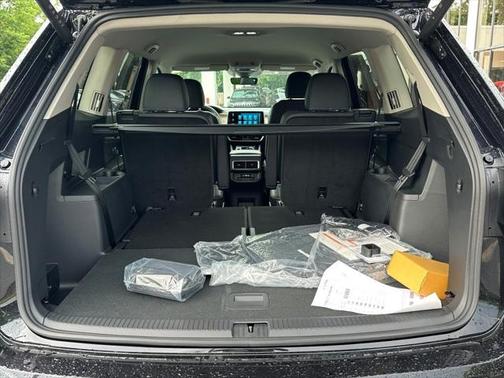2025 Volkswagen Atlas 2.0T SE w/Technology 4MOTION