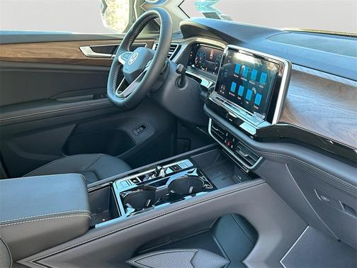 2026 Volkswagen Atlas 2.0T SE w/Technology 4MOTION