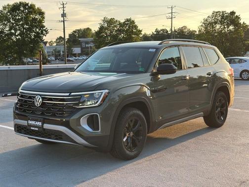 2025 Volkswagen Atlas 2.0T Peak Edition