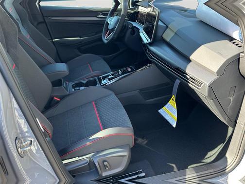 2026 Volkswagen Golf GTI 2.0T SE DSG