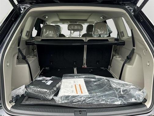 2025 Volkswagen Atlas 2.0T SEL Premium R-Line 4MOTION
