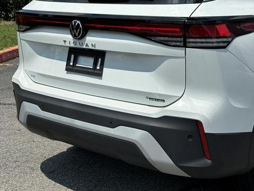 2025 Volkswagen Tiguan 2.0T SE 4MOTION