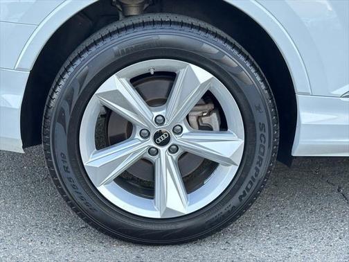 2022 Audi Q7 45 Premium