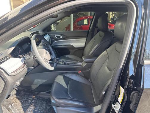 2023 Jeep Compass Latitude Lux