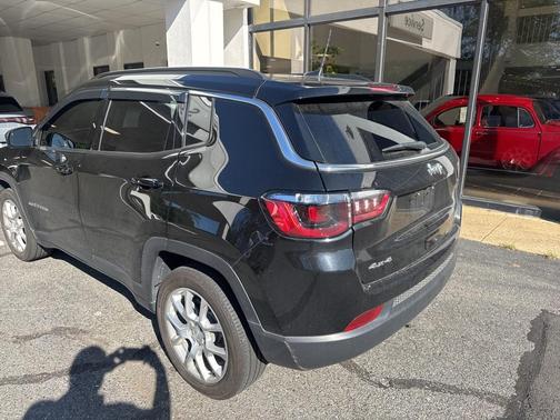 2023 Jeep Compass Latitude Lux