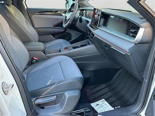 2025 Volkswagen Tiguan 2.0T SE R-Line Black 4MOTION