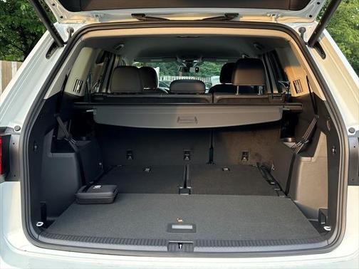 2025 Volkswagen Atlas 2.0T SE w/Technology 4MOTION